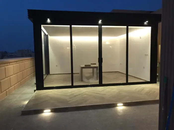 مقاول بناء مجالس زجاجية أنيقة وبسيطة بأقل تكلفة في جدة ومكة والطائف 