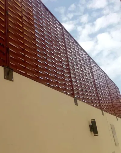 سواتر اخشاب بلاستيك