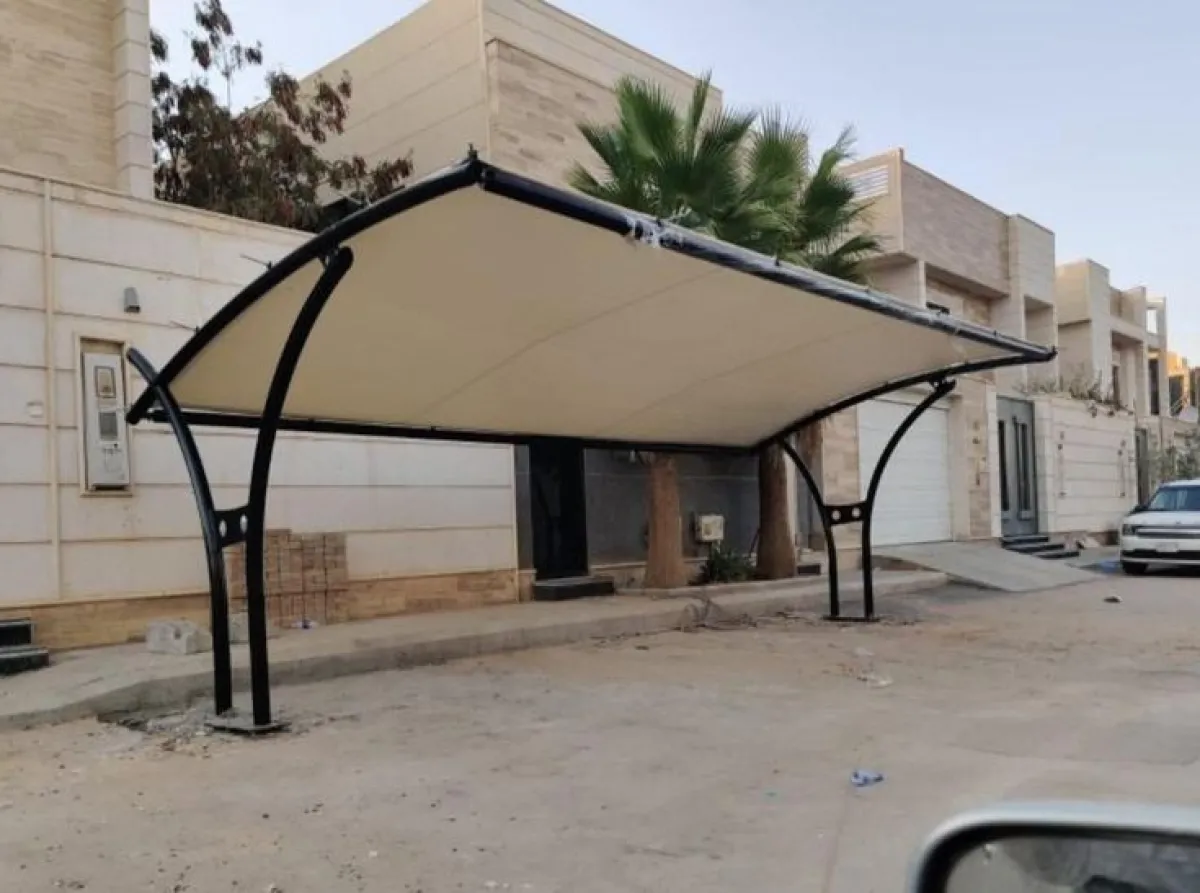 مظلات مواقف سيارات